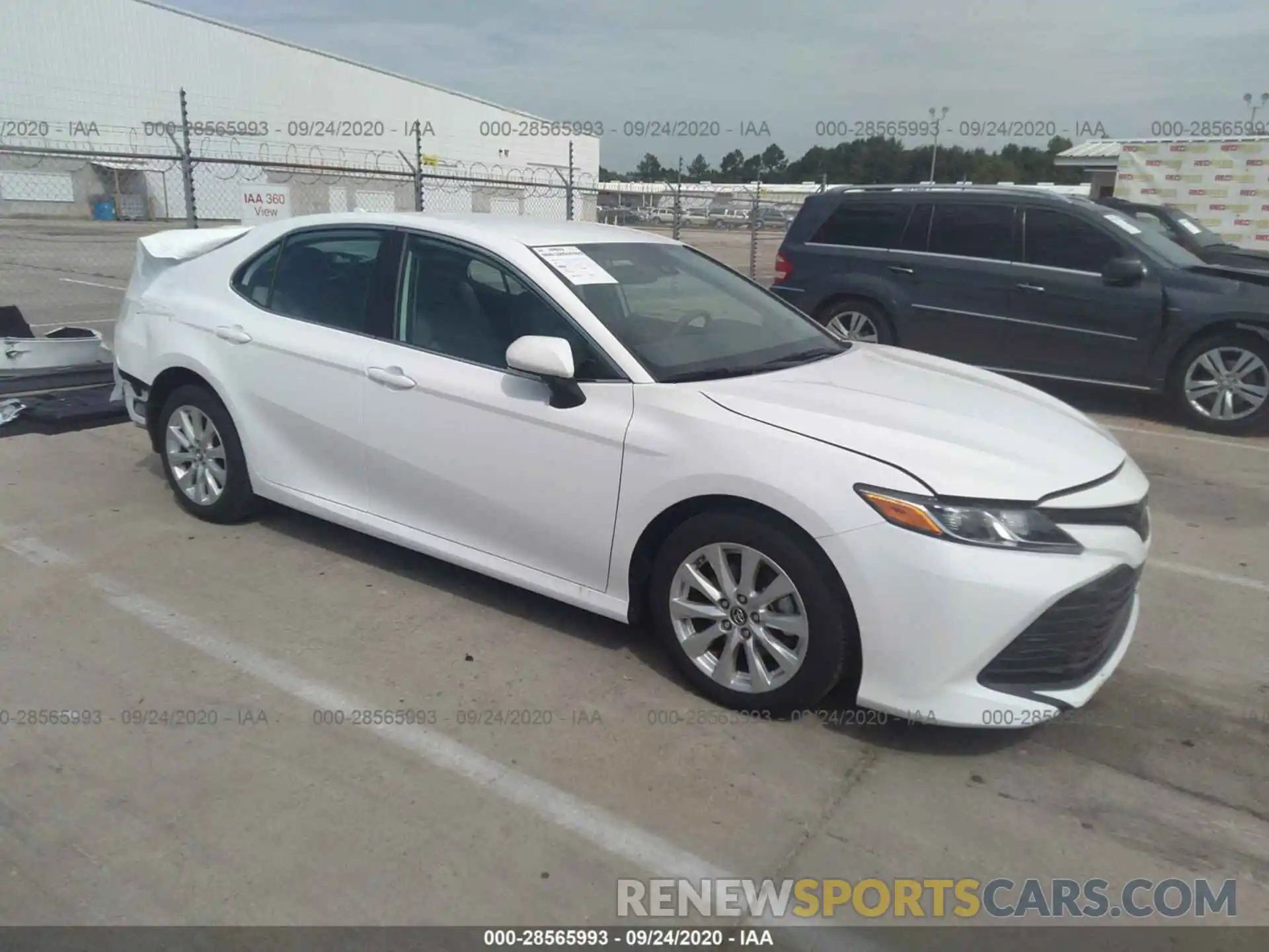 1 Photograph of a damaged car 4T1B11HK6KU192579 TOYOTA CAMRY 2019