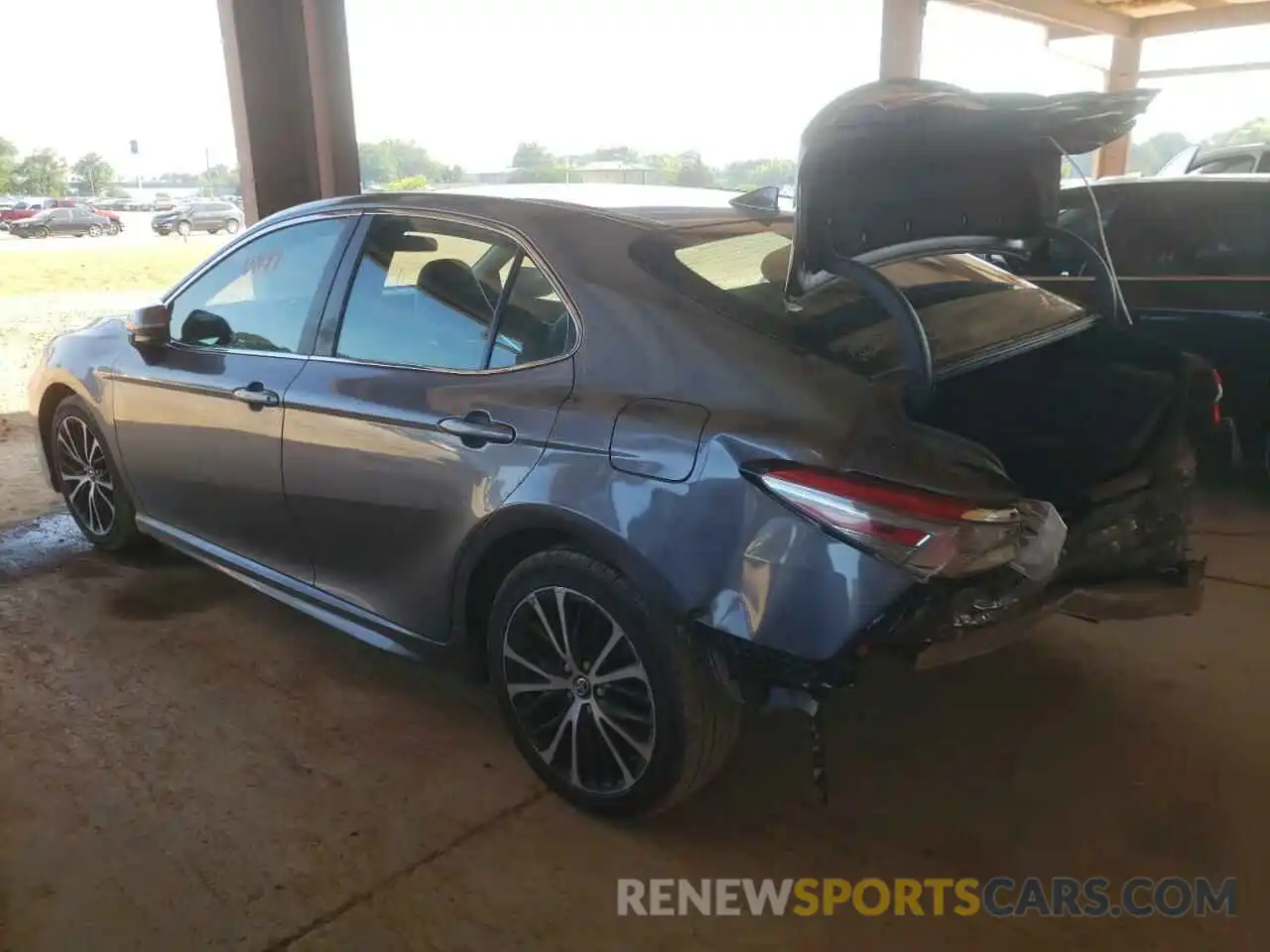 3 Photograph of a damaged car 4T1B11HK6KU195840 TOYOTA CAMRY 2019