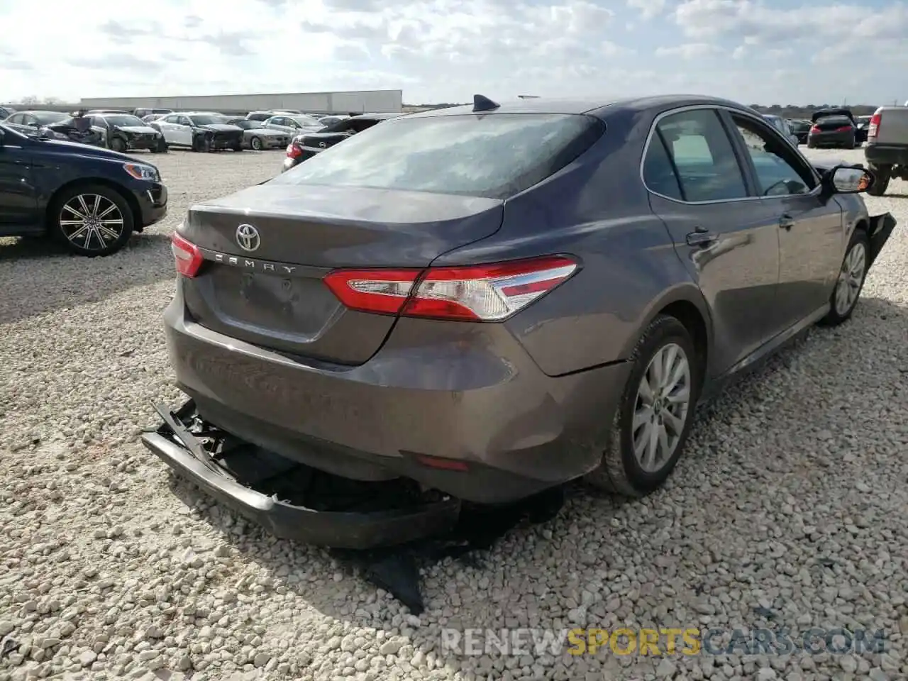 4 Photograph of a damaged car 4T1B11HK6KU196132 TOYOTA CAMRY 2019