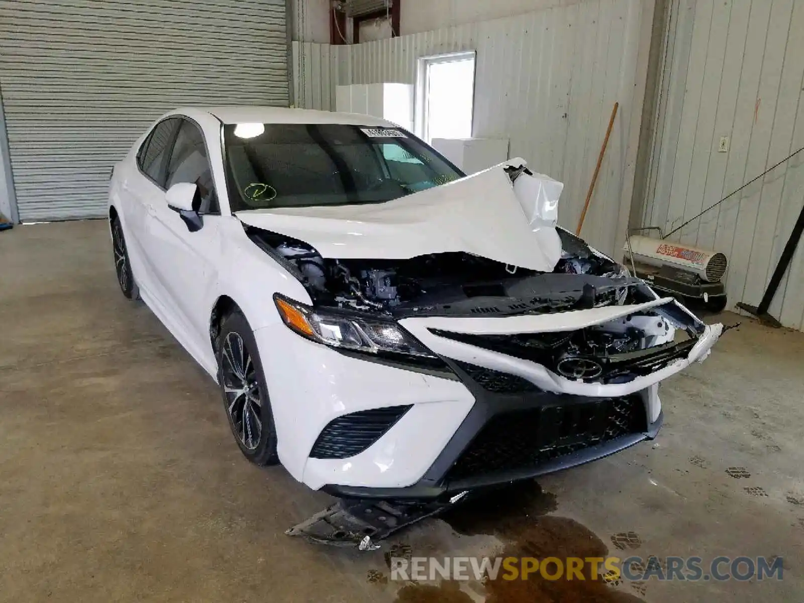 1 Photograph of a damaged car 4T1B11HK6KU196809 TOYOTA CAMRY 2019