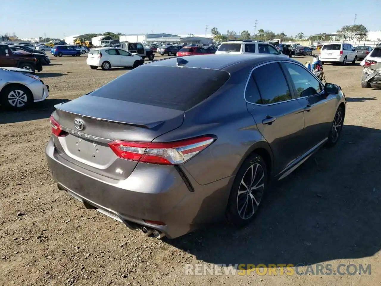 4 Photograph of a damaged car 4T1B11HK6KU196924 TOYOTA CAMRY 2019