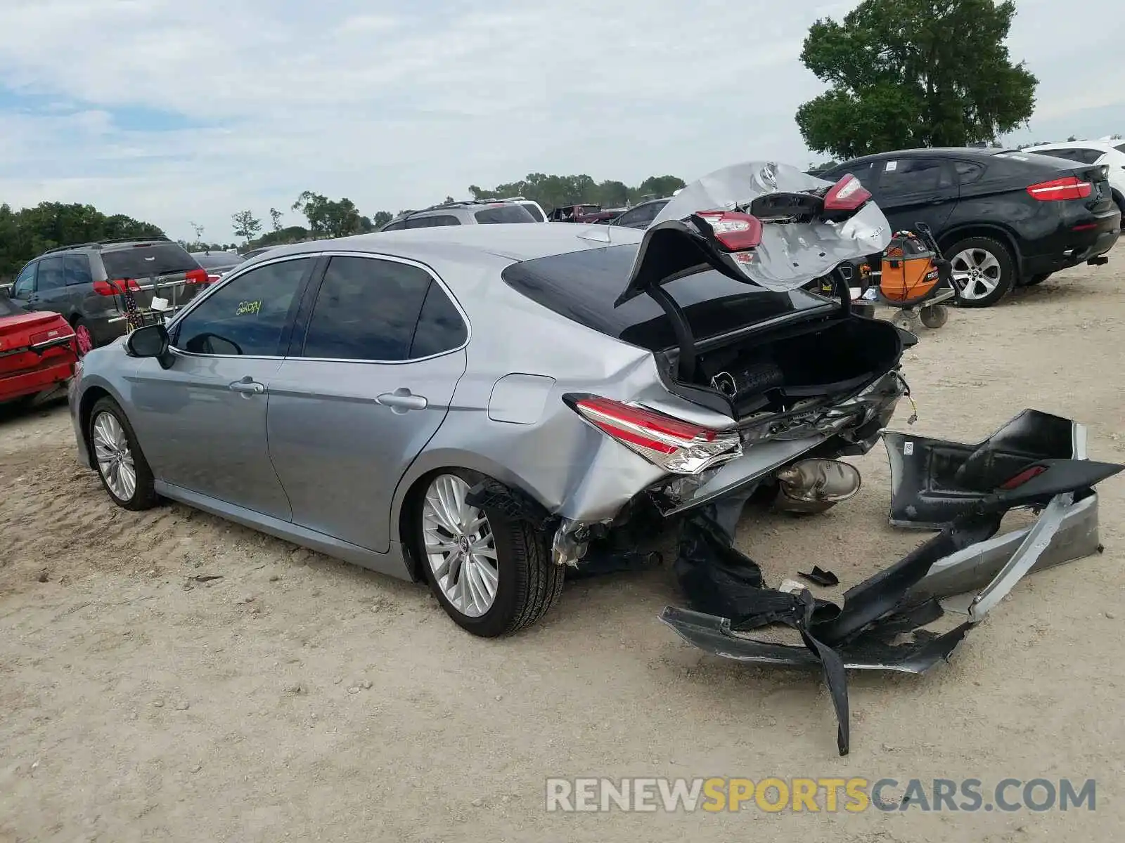 3 Photograph of a damaged car 4T1B11HK6KU197393 TOYOTA CAMRY 2019