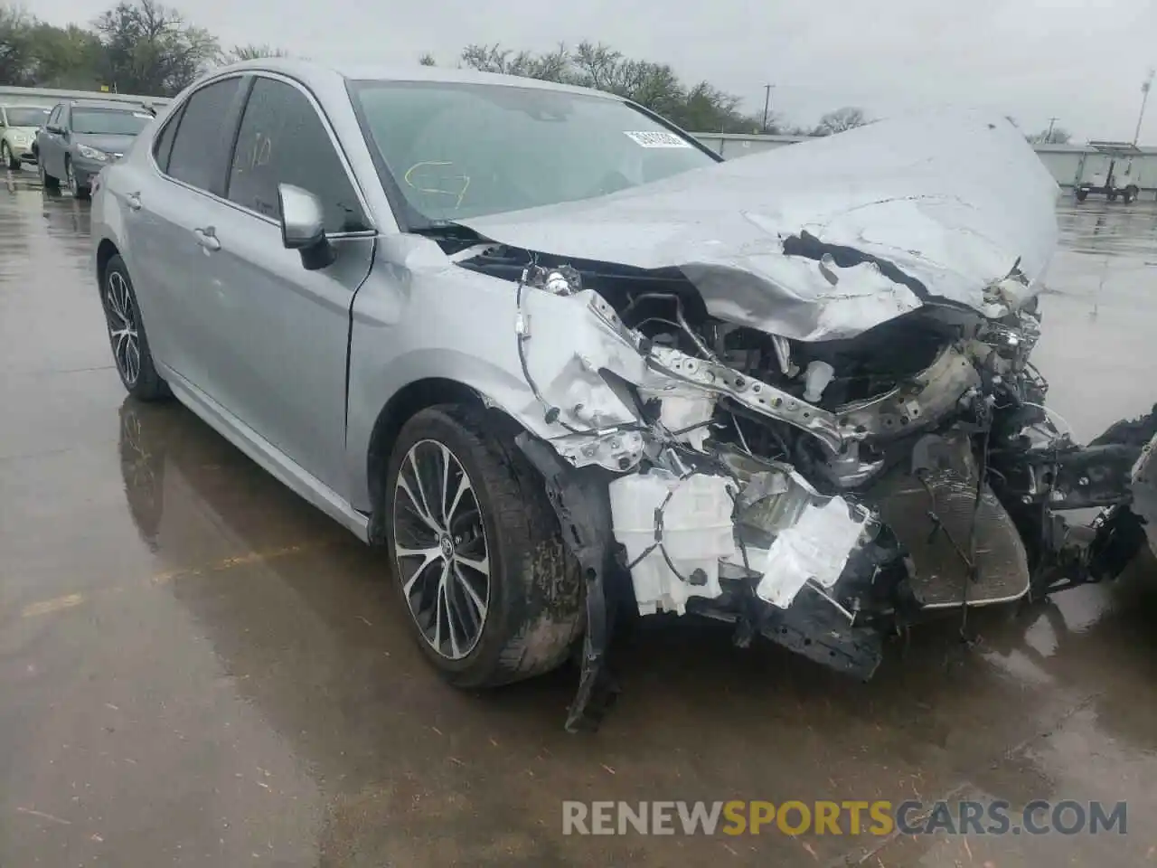 1 Photograph of a damaged car 4T1B11HK6KU198334 TOYOTA CAMRY 2019