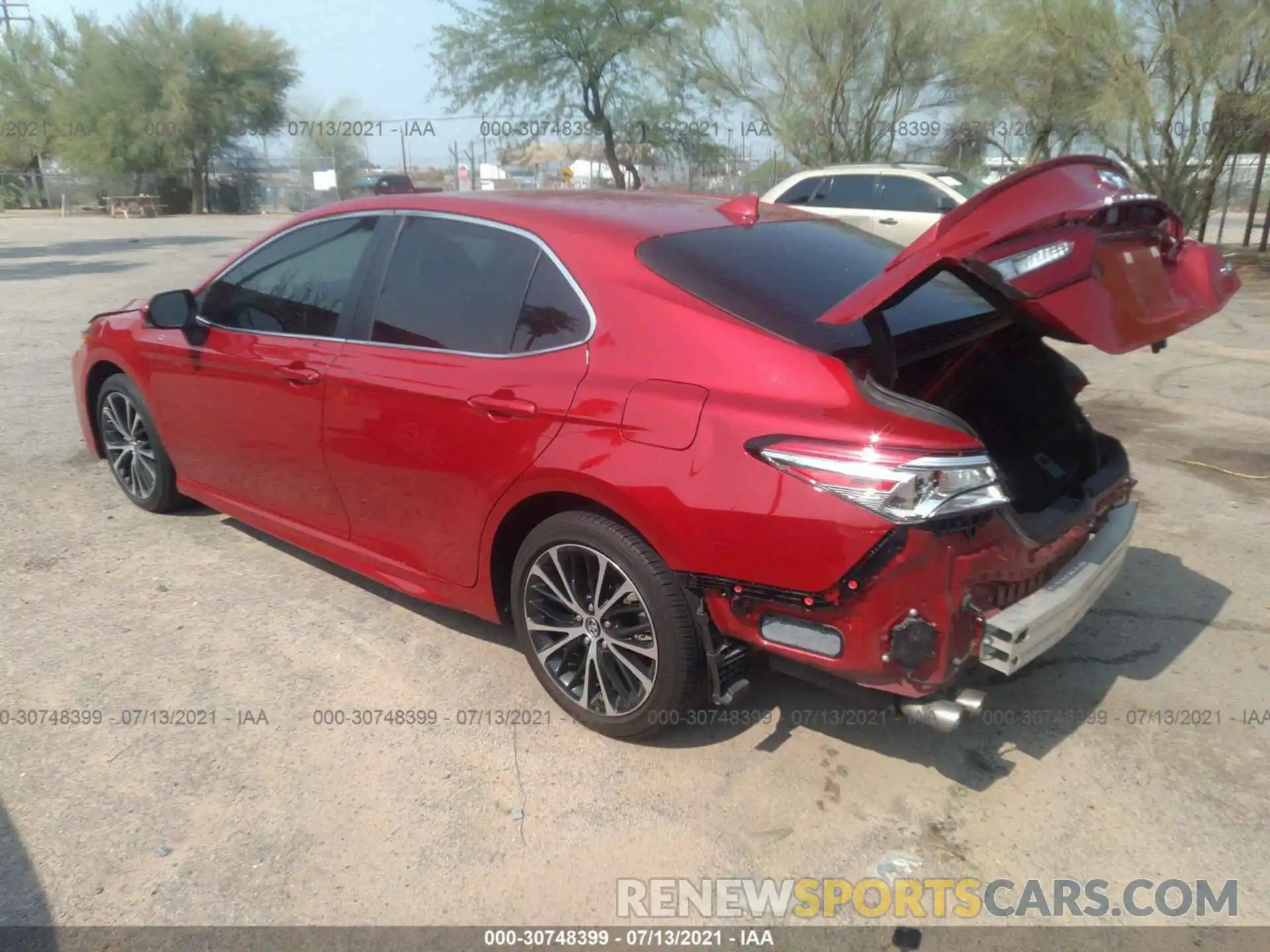 3 Photograph of a damaged car 4T1B11HK6KU198446 TOYOTA CAMRY 2019