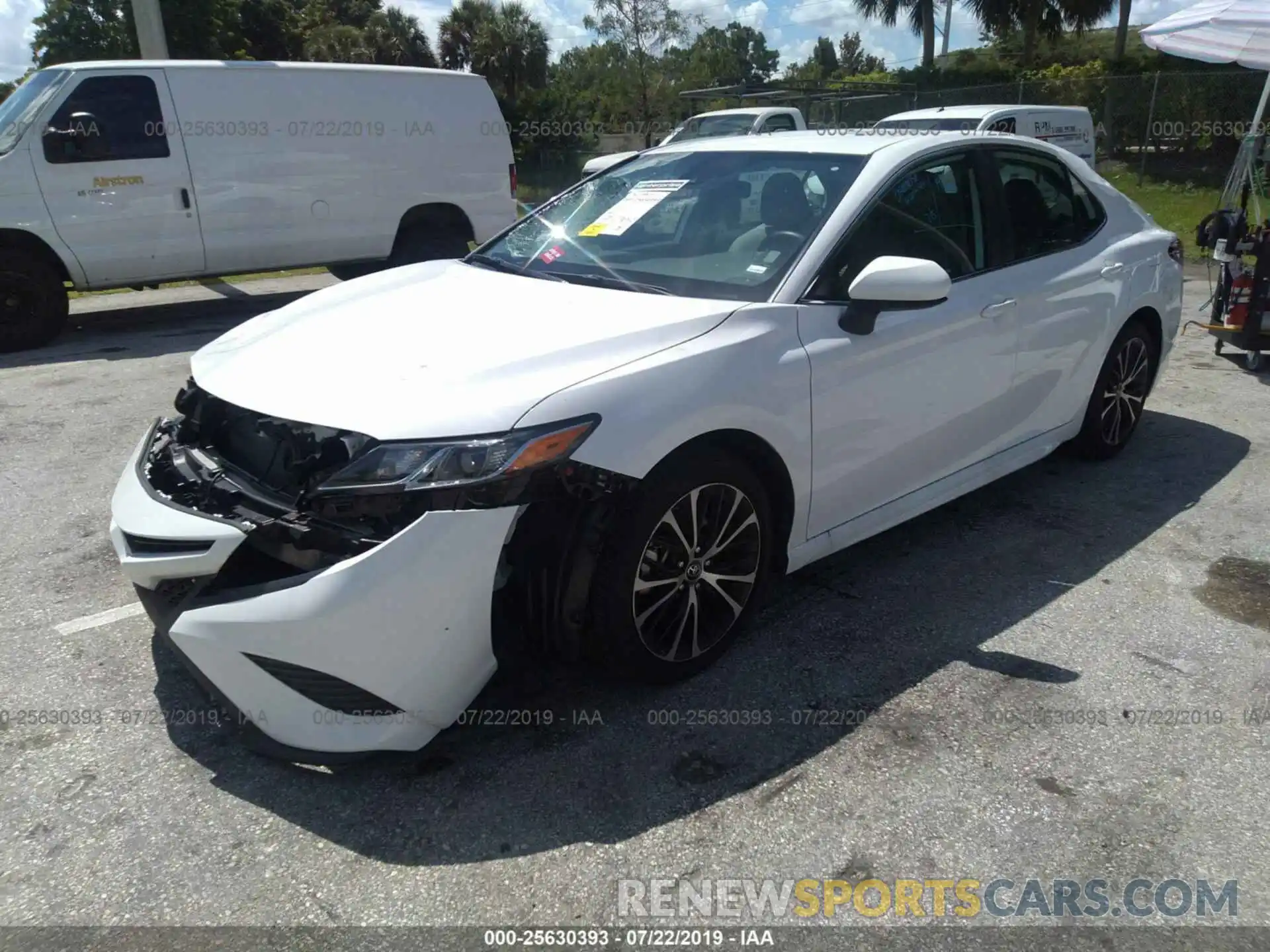 2 Photograph of a damaged car 4T1B11HK6KU199435 TOYOTA CAMRY 2019