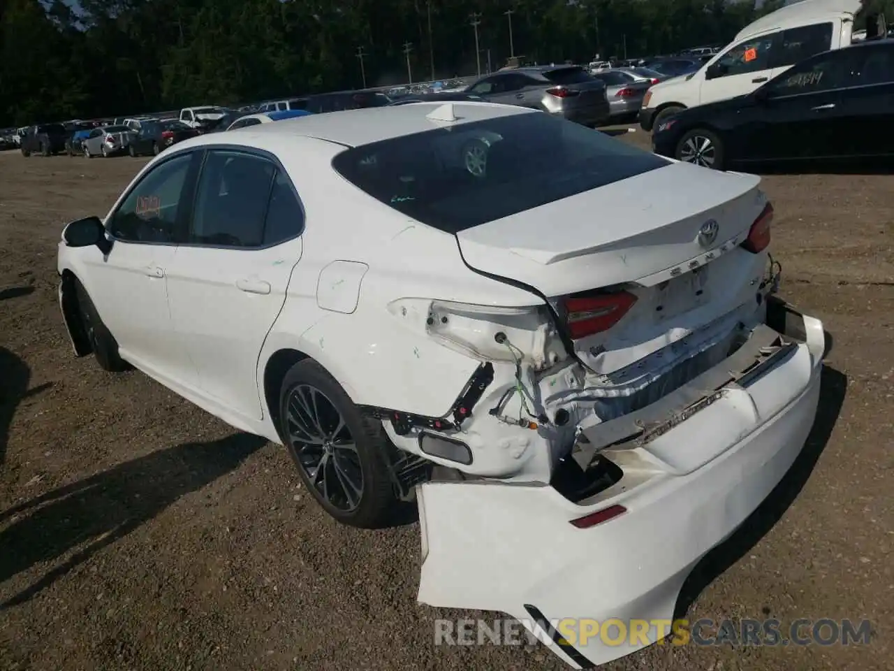 3 Photograph of a damaged car 4T1B11HK6KU201135 TOYOTA CAMRY 2019