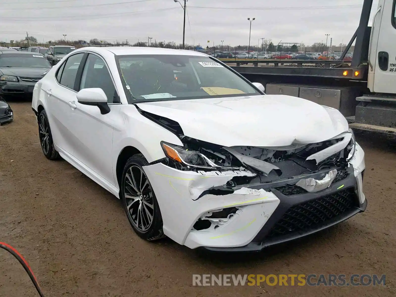 1 Photograph of a damaged car 4T1B11HK6KU201720 TOYOTA CAMRY 2019