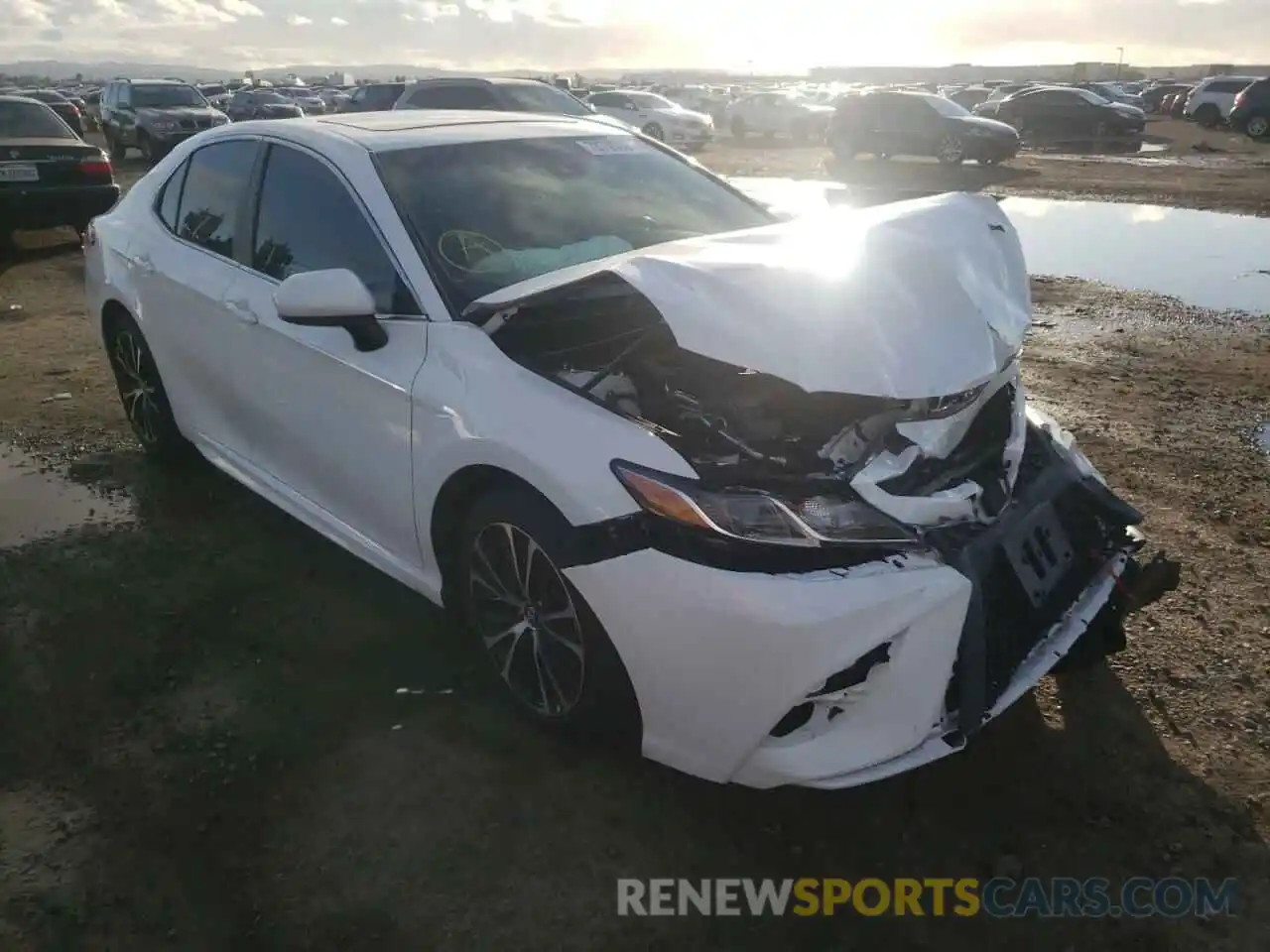 1 Photograph of a damaged car 4T1B11HK6KU201863 TOYOTA CAMRY 2019