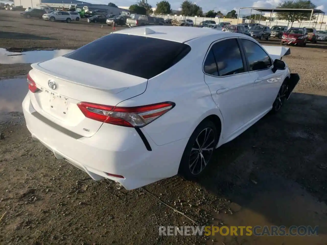 4 Фотография поврежденного автомобиля 4T1B11HK6KU201863 TOYOTA CAMRY 2019