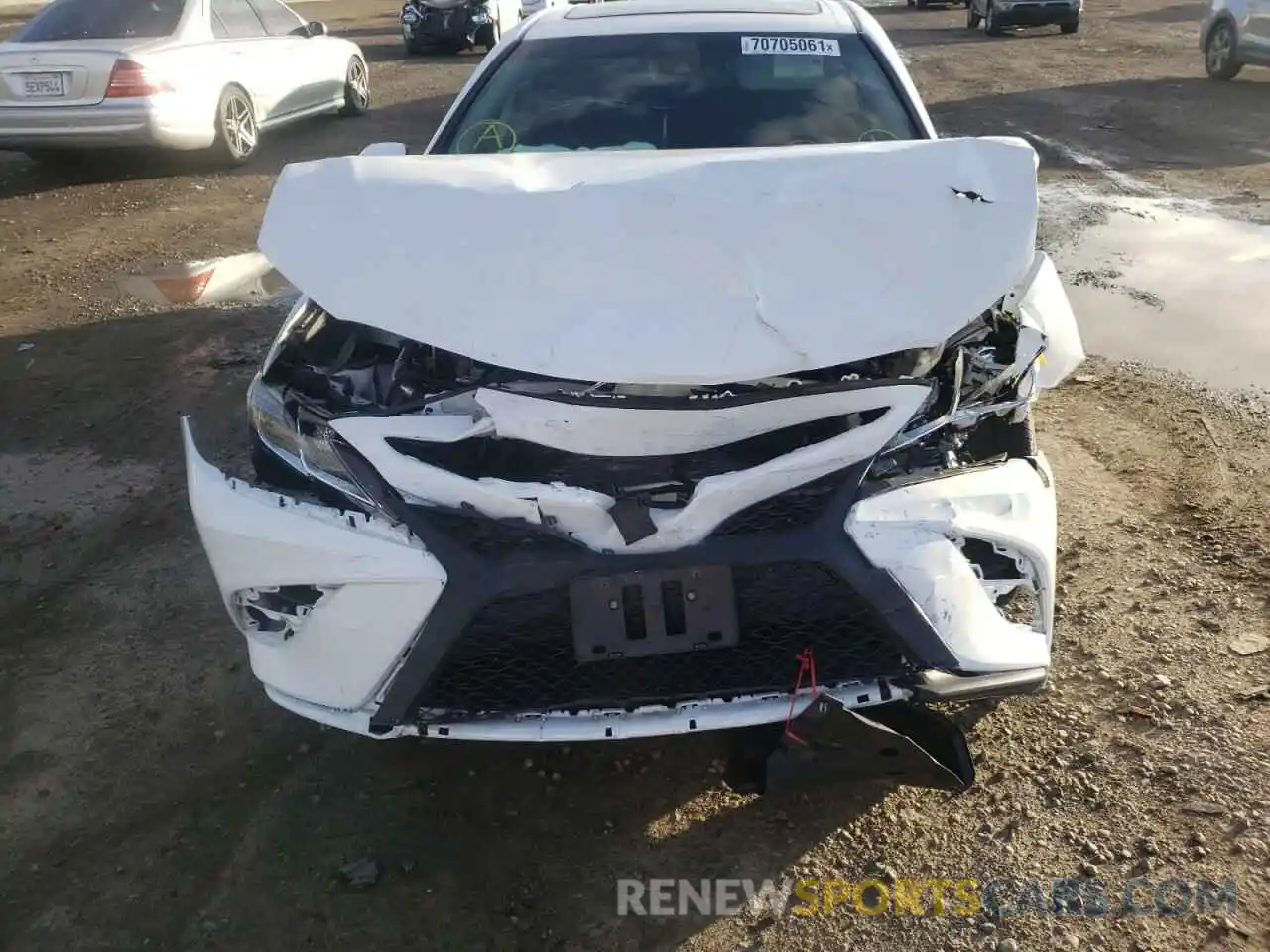 9 Photograph of a damaged car 4T1B11HK6KU201863 TOYOTA CAMRY 2019