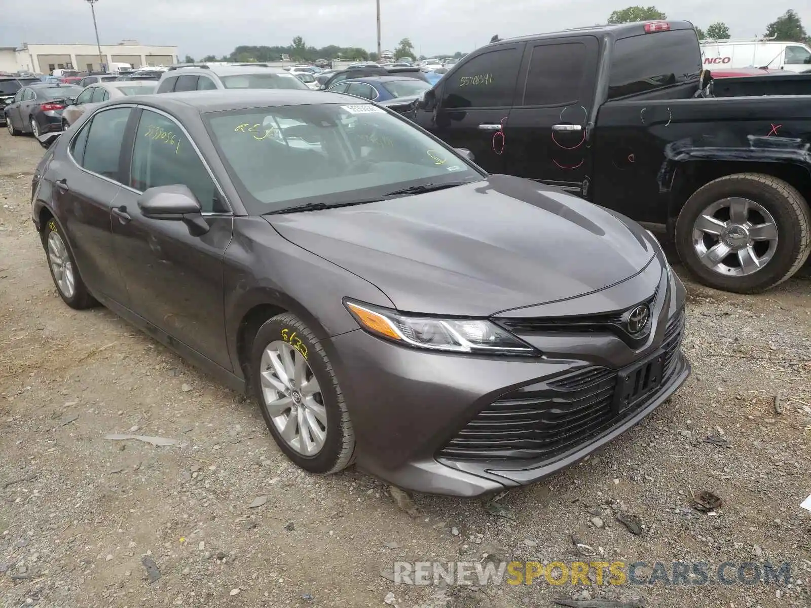 1 Photograph of a damaged car 4T1B11HK6KU201930 TOYOTA CAMRY 2019