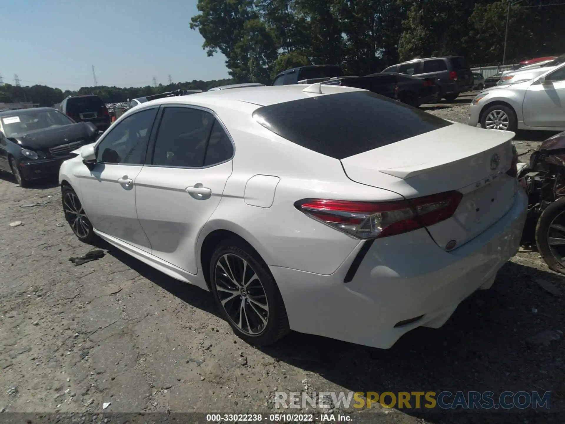 3 Photograph of a damaged car 4T1B11HK6KU203791 TOYOTA CAMRY 2019