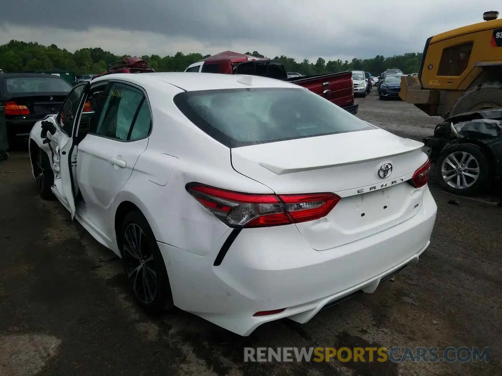 3 Photograph of a damaged car 4T1B11HK6KU204181 TOYOTA CAMRY 2019