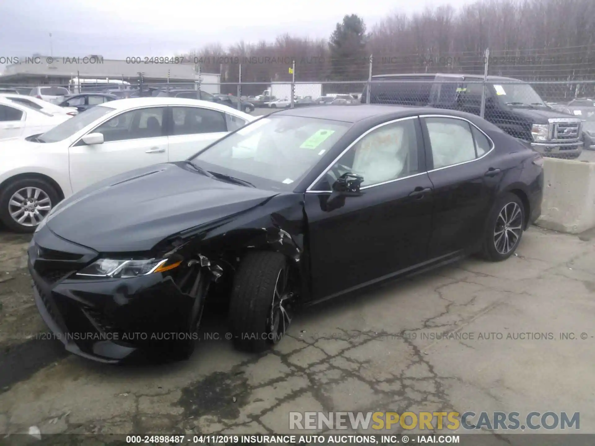 2 Photograph of a damaged car 4T1B11HK6KU204360 TOYOTA CAMRY 2019