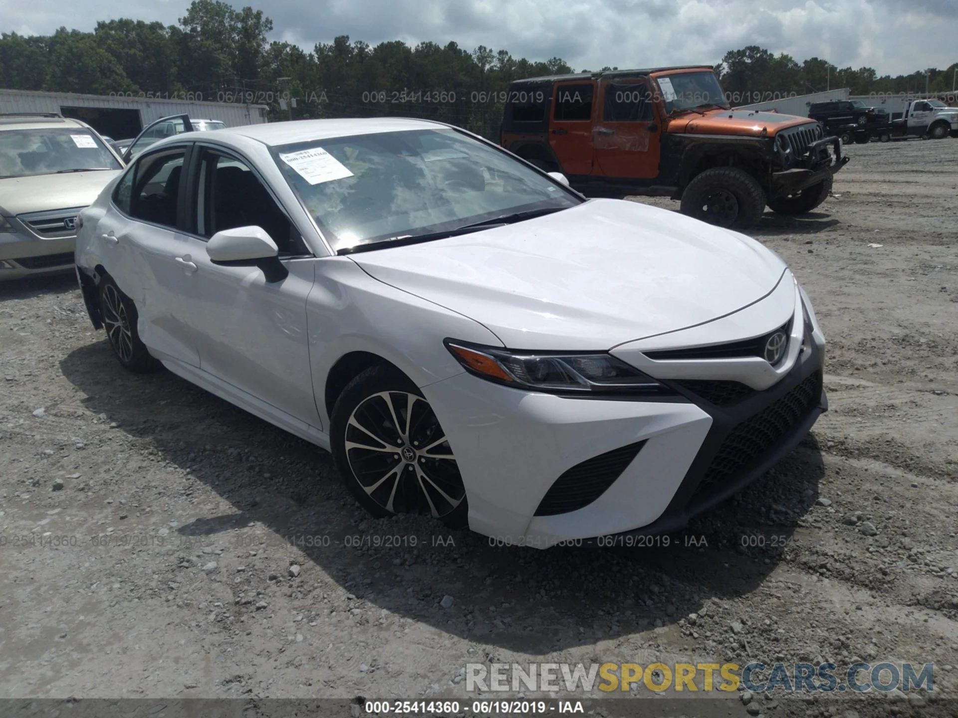 1 Photograph of a damaged car 4T1B11HK6KU204486 TOYOTA CAMRY 2019