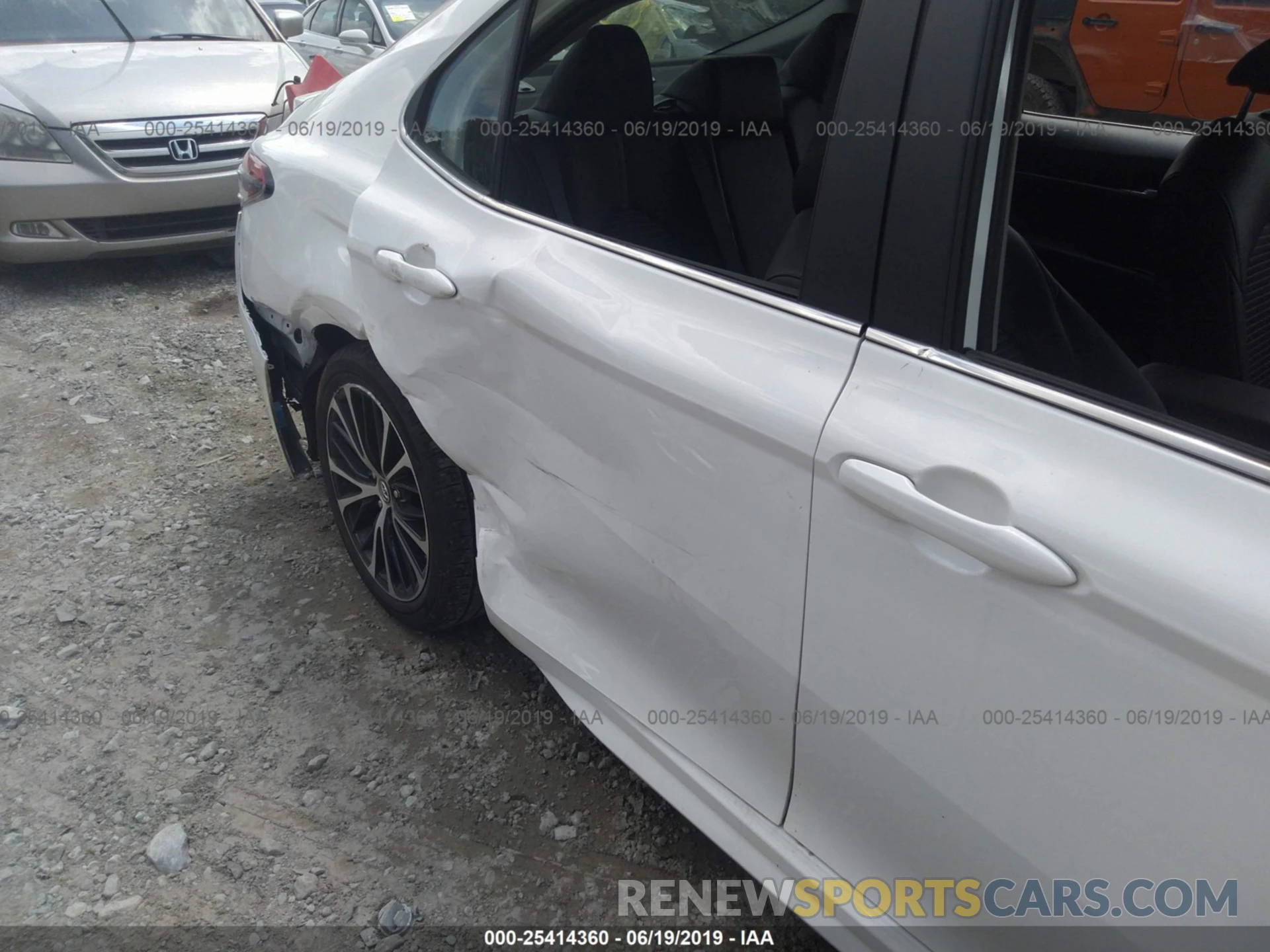 6 Photograph of a damaged car 4T1B11HK6KU204486 TOYOTA CAMRY 2019