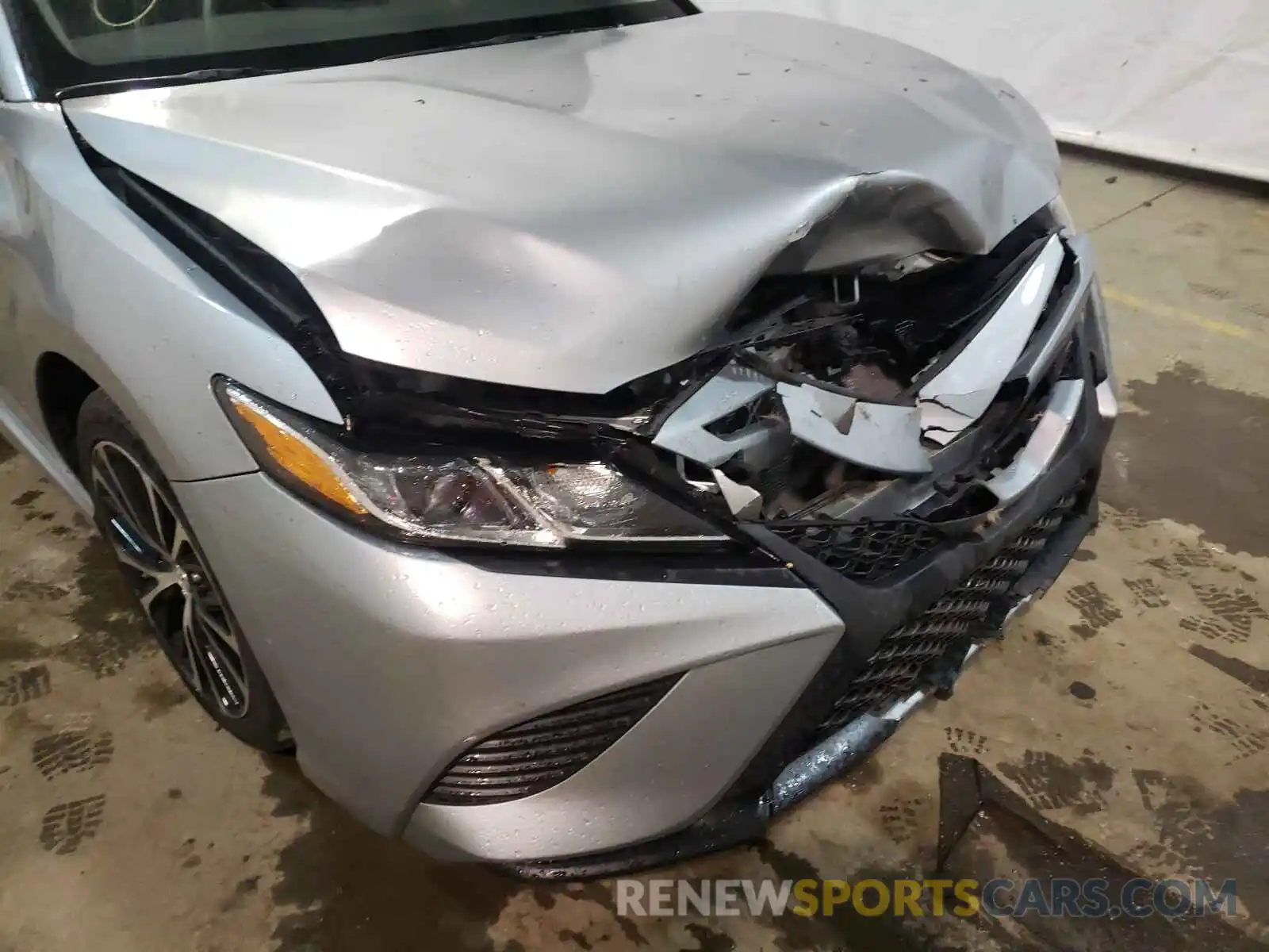 9 Photograph of a damaged car 4T1B11HK6KU205458 TOYOTA CAMRY 2019