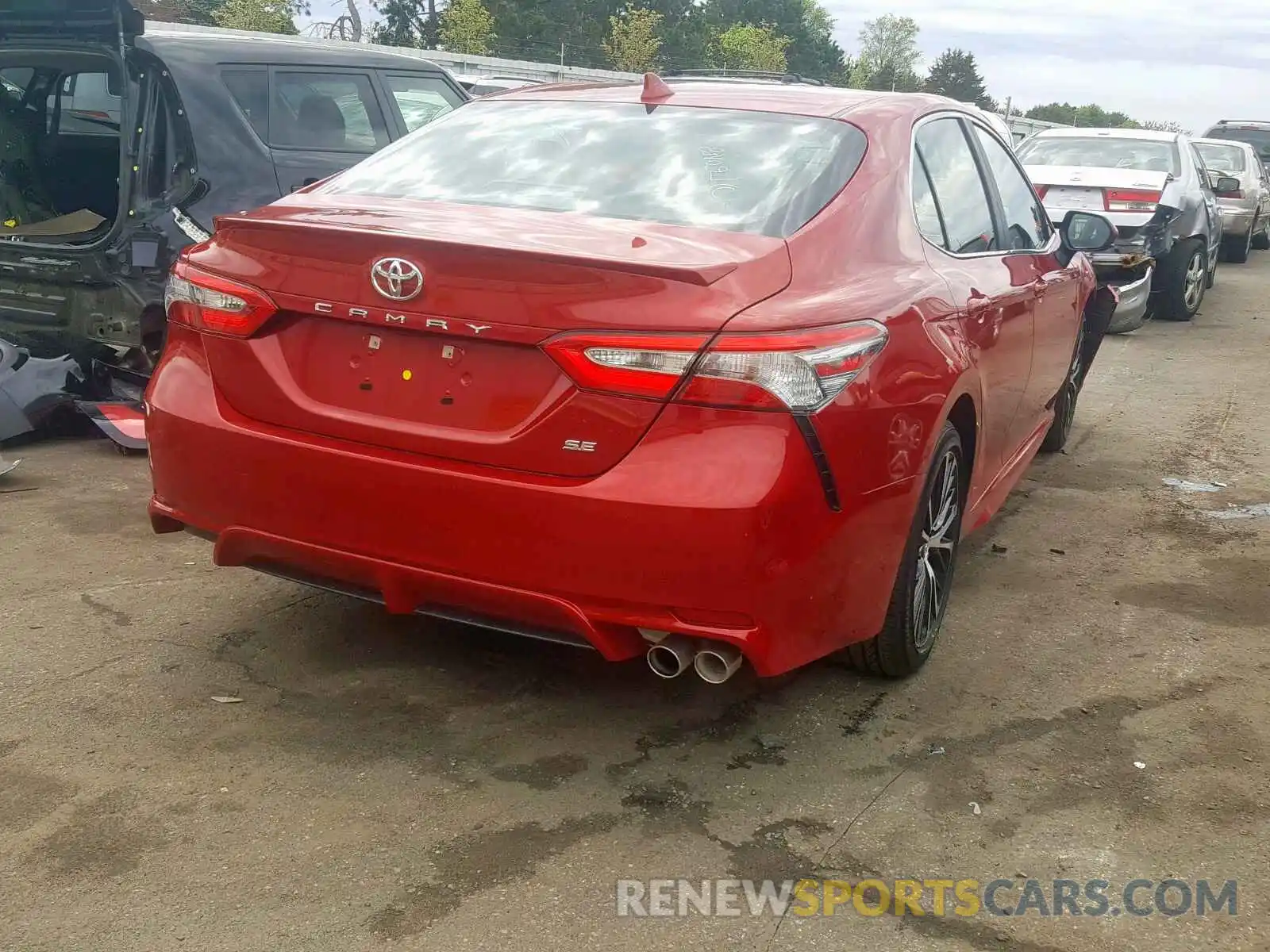 4 Photograph of a damaged car 4T1B11HK6KU209235 TOYOTA CAMRY 2019