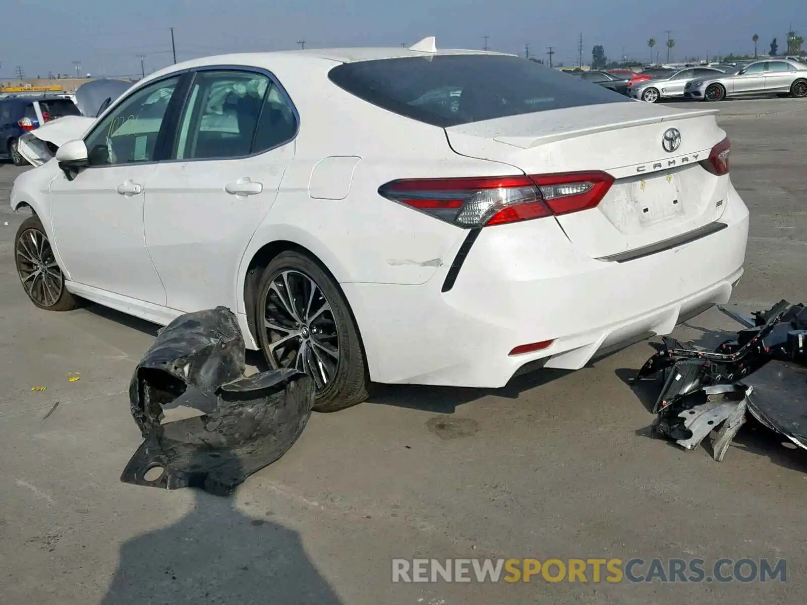 3 Photograph of a damaged car 4T1B11HK6KU209736 TOYOTA CAMRY 2019