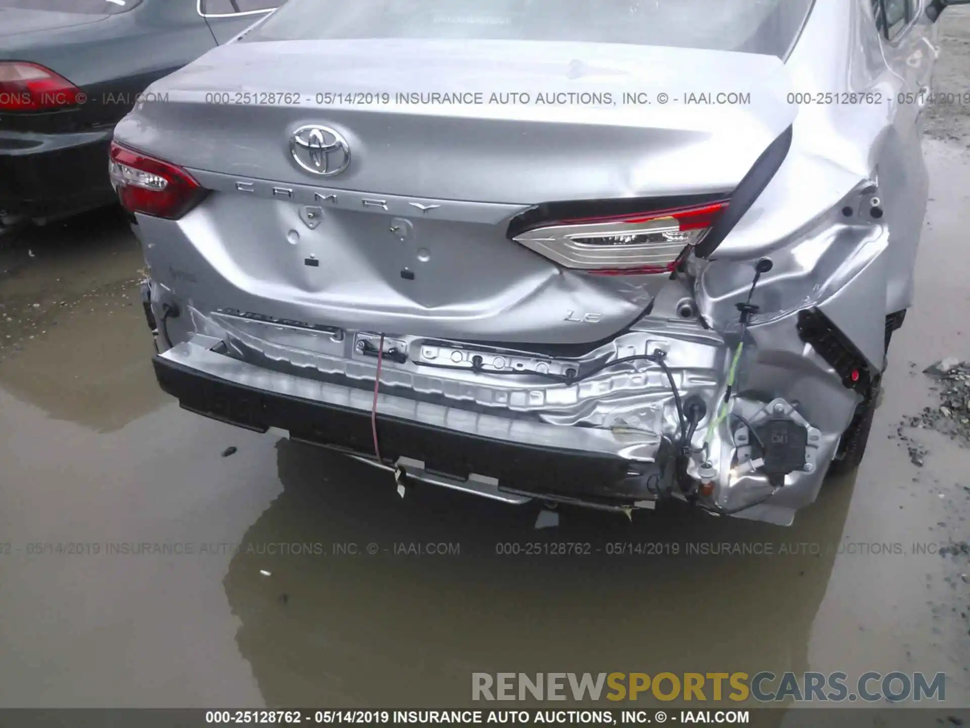 6 Photograph of a damaged car 4T1B11HK6KU211180 TOYOTA CAMRY 2019