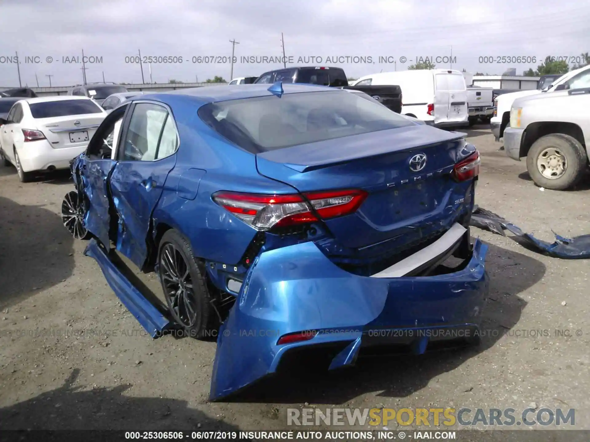 3 Photograph of a damaged car 4T1B11HK6KU212376 TOYOTA CAMRY 2019