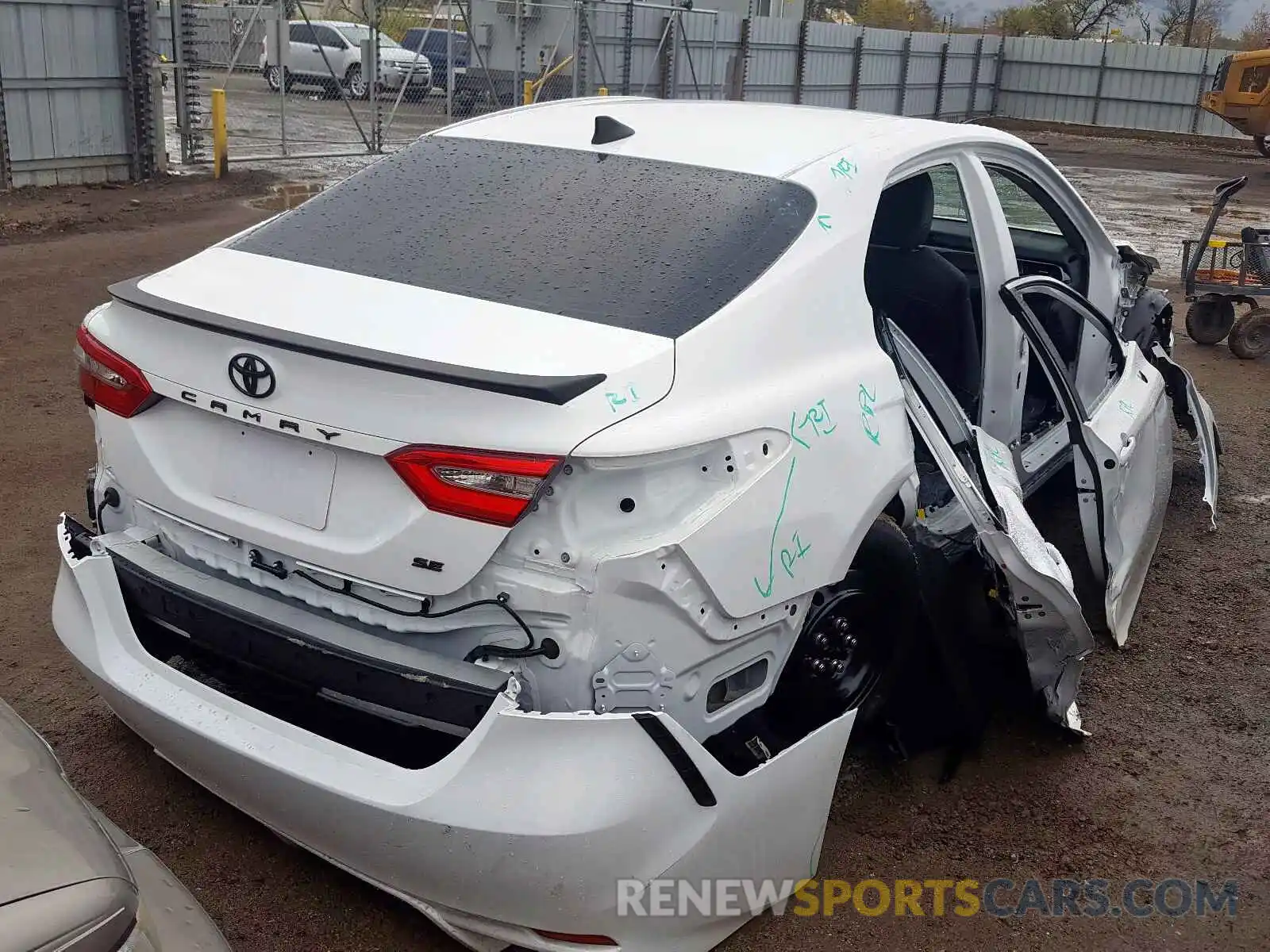 4 Photograph of a damaged car 4T1B11HK6KU213320 TOYOTA CAMRY 2019