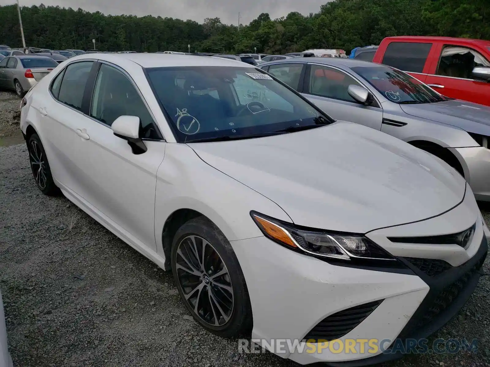 1 Photograph of a damaged car 4T1B11HK6KU215570 TOYOTA CAMRY 2019