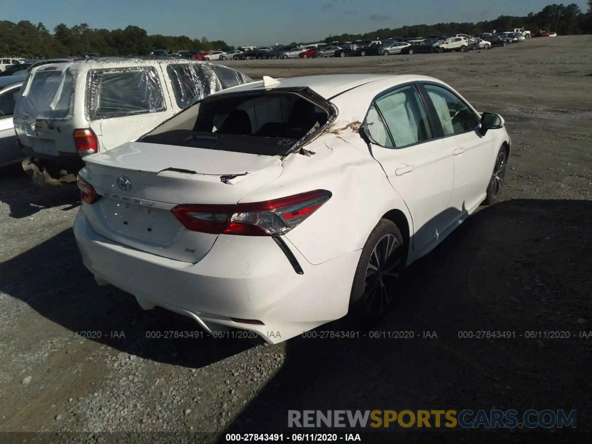 4 Photograph of a damaged car 4T1B11HK6KU217013 TOYOTA CAMRY 2019