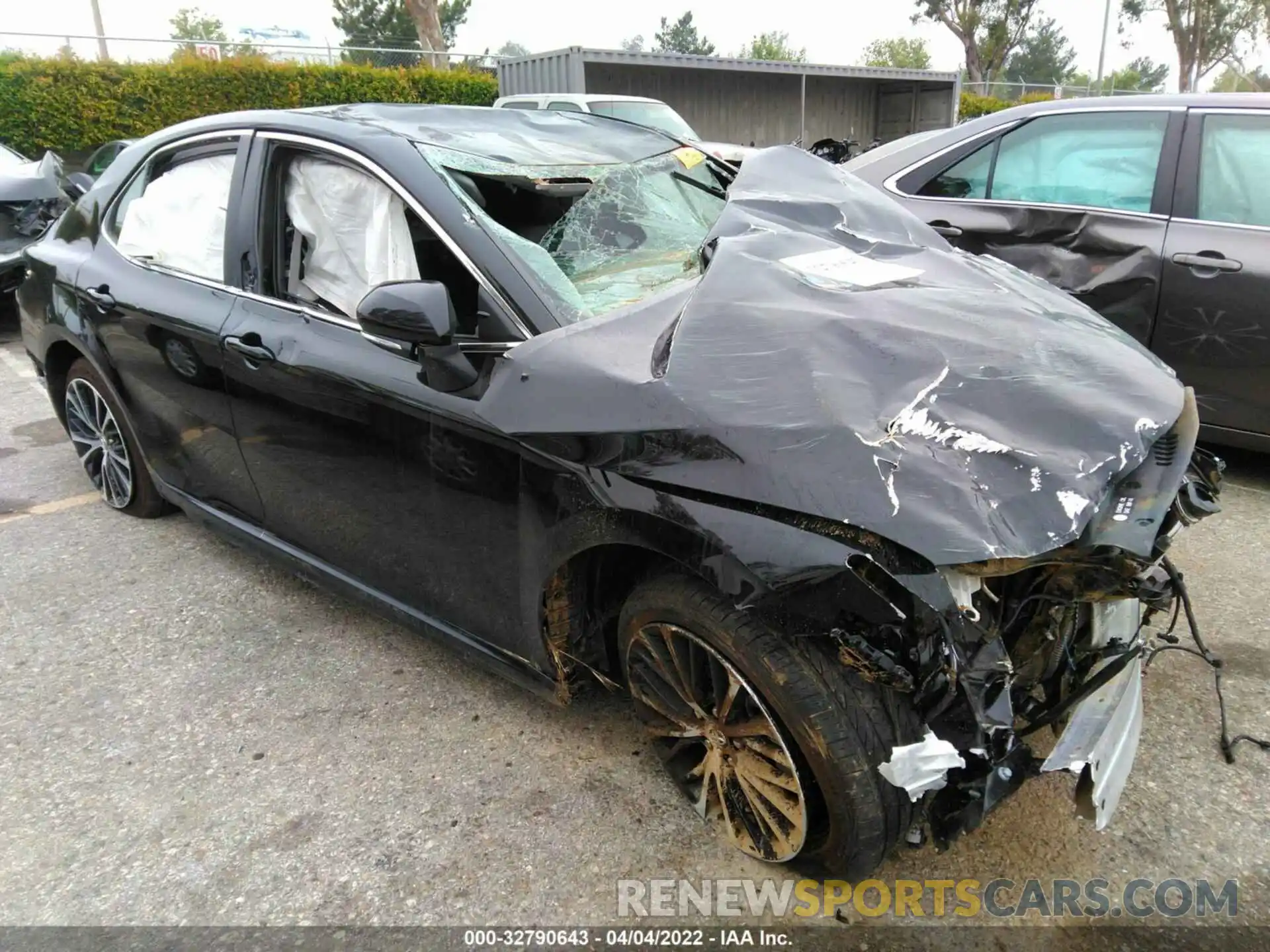 1 Photograph of a damaged car 4T1B11HK6KU219330 TOYOTA CAMRY 2019