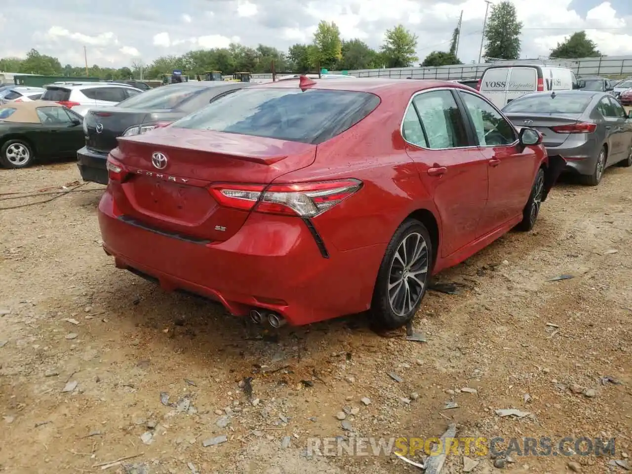 4 Photograph of a damaged car 4T1B11HK6KU224351 TOYOTA CAMRY 2019