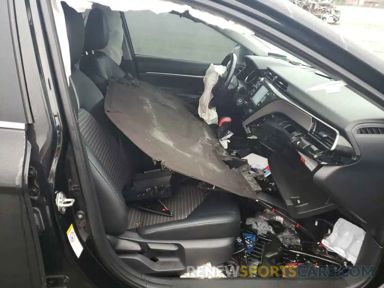 5 Photograph of a damaged car 4T1B11HK6KU224706 TOYOTA CAMRY 2019