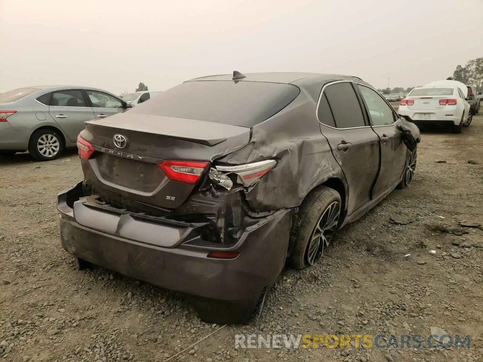 4 Photograph of a damaged car 4T1B11HK6KU224818 TOYOTA CAMRY 2019