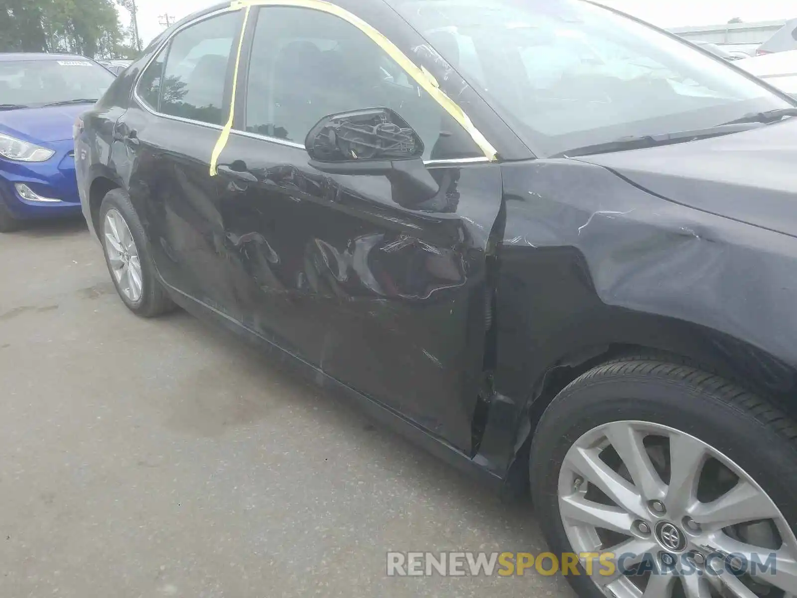 9 Photograph of a damaged car 4T1B11HK6KU225077 TOYOTA CAMRY 2019