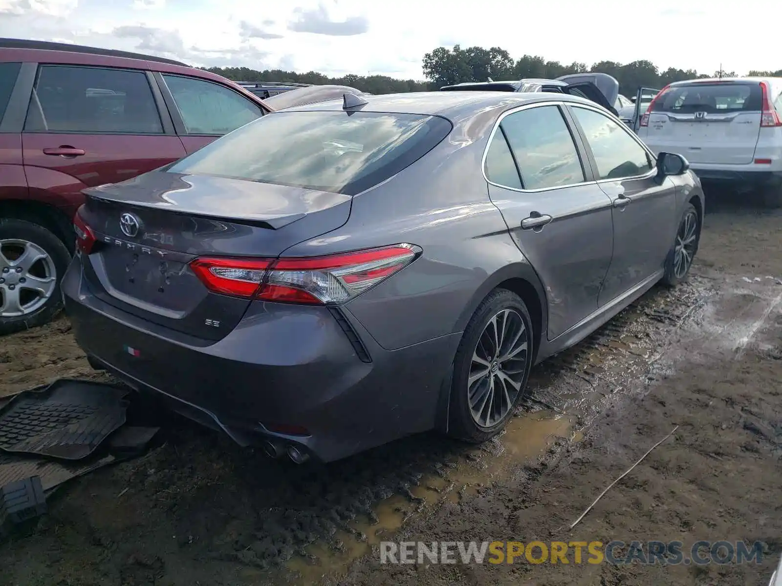 4 Photograph of a damaged car 4T1B11HK6KU225998 TOYOTA CAMRY 2019