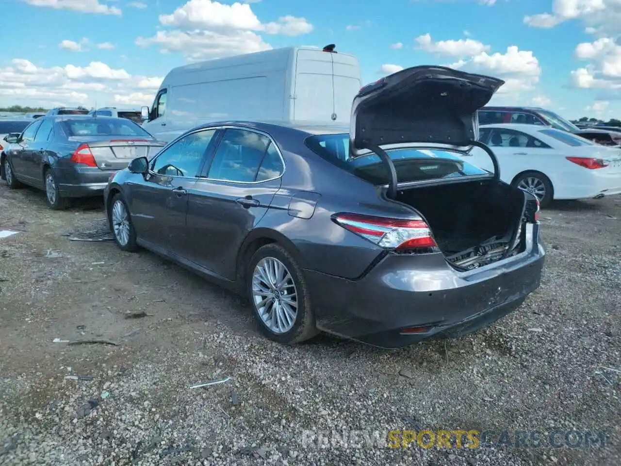 3 Photograph of a damaged car 4T1B11HK6KU226620 TOYOTA CAMRY 2019