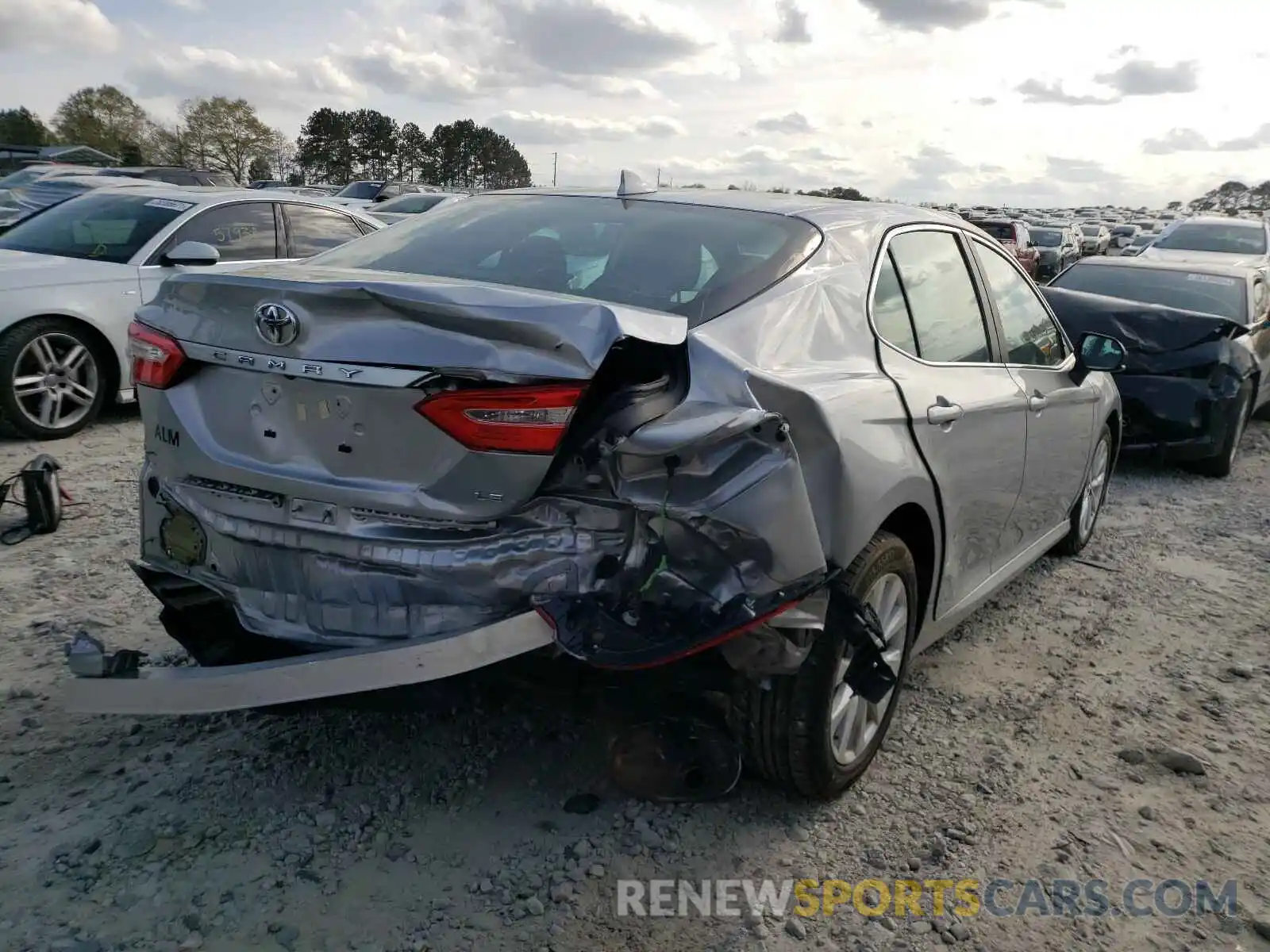 4 Фотография поврежденного автомобиля 4T1B11HK6KU227881 TOYOTA CAMRY 2019