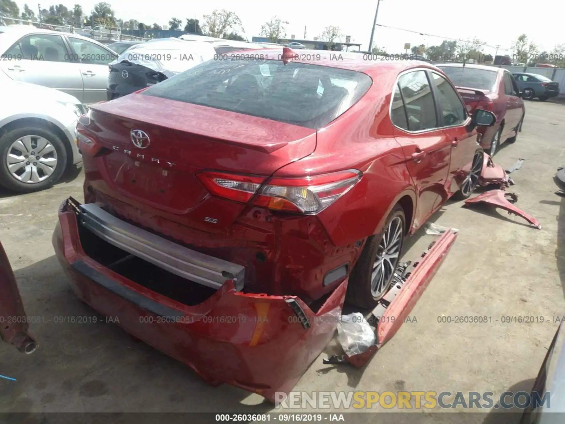 4 Фотография поврежденного автомобиля 4T1B11HK6KU228061 TOYOTA CAMRY 2019