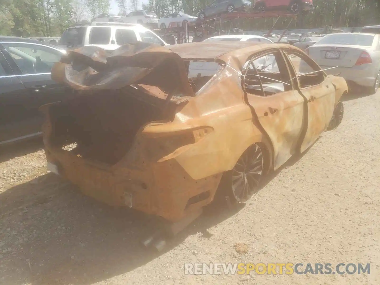 4 Photograph of a damaged car 4T1B11HK6KU228495 TOYOTA CAMRY 2019