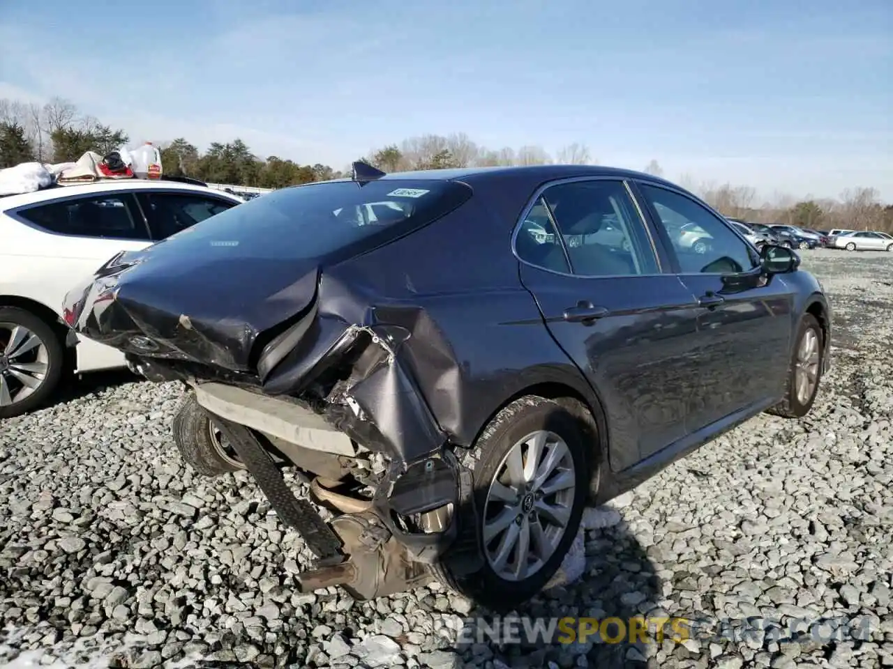 4 Photograph of a damaged car 4T1B11HK6KU229372 TOYOTA CAMRY 2019