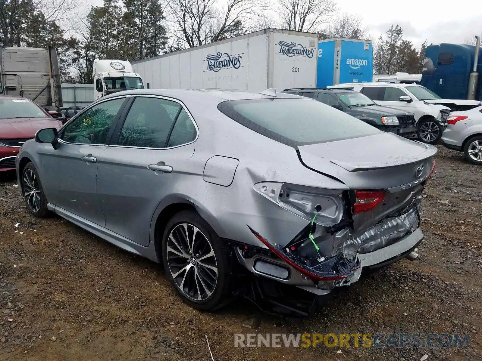 3 Photograph of a damaged car 4T1B11HK6KU230196 TOYOTA CAMRY 2019