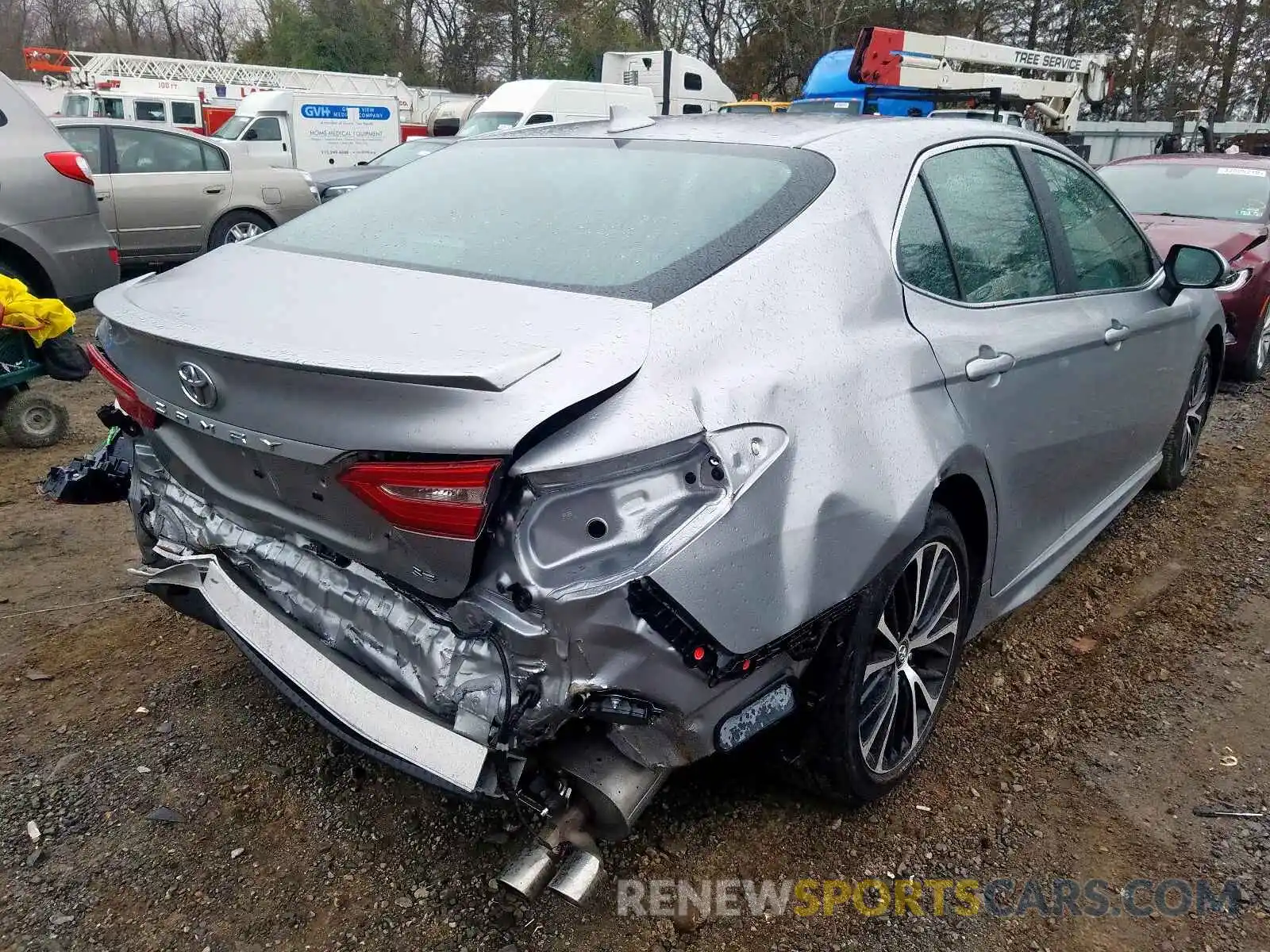 4 Photograph of a damaged car 4T1B11HK6KU230196 TOYOTA CAMRY 2019