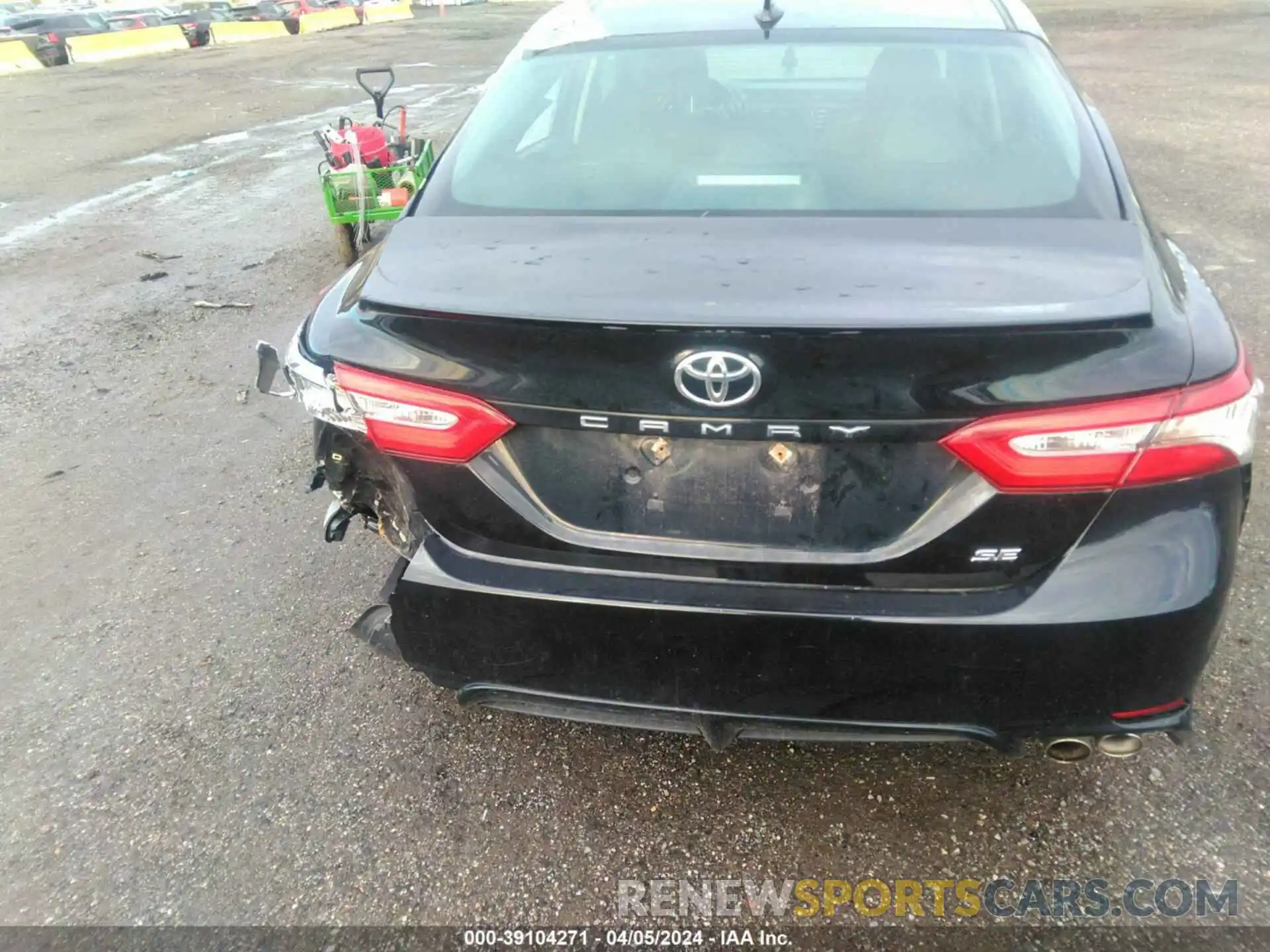 16 Photograph of a damaged car 4T1B11HK6KU230537 TOYOTA CAMRY 2019