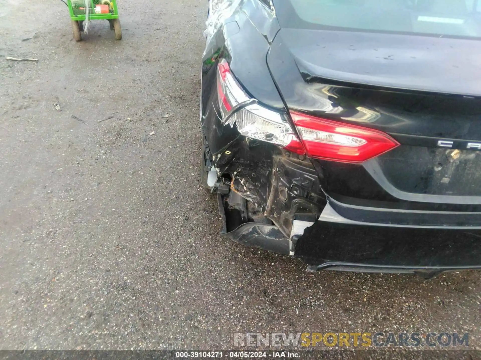 19 Photograph of a damaged car 4T1B11HK6KU230537 TOYOTA CAMRY 2019