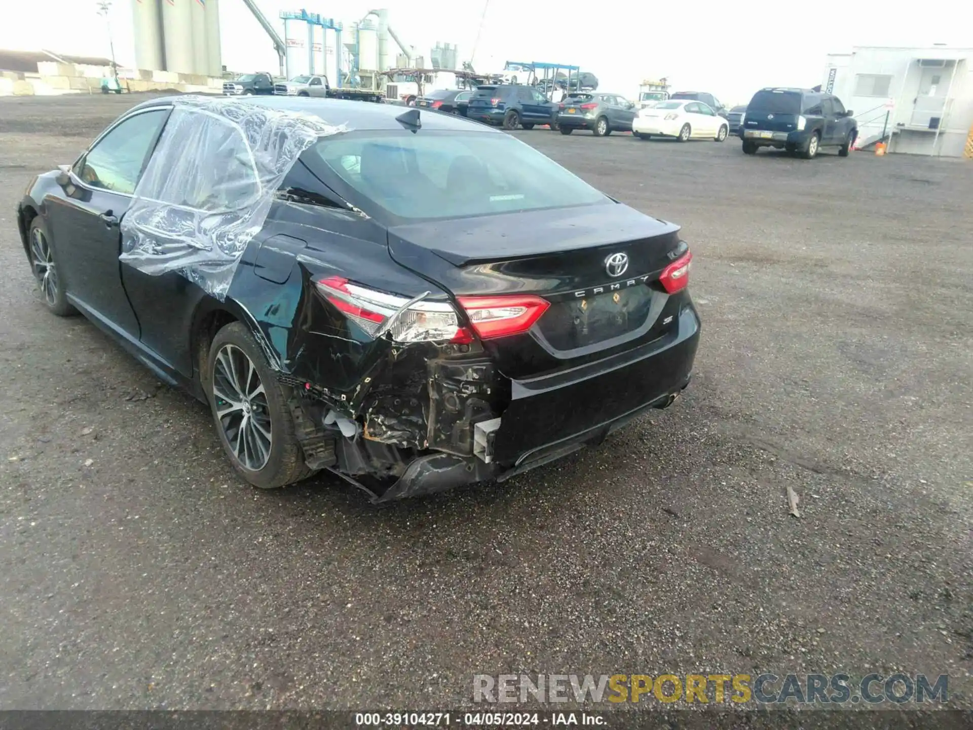 3 Photograph of a damaged car 4T1B11HK6KU230537 TOYOTA CAMRY 2019