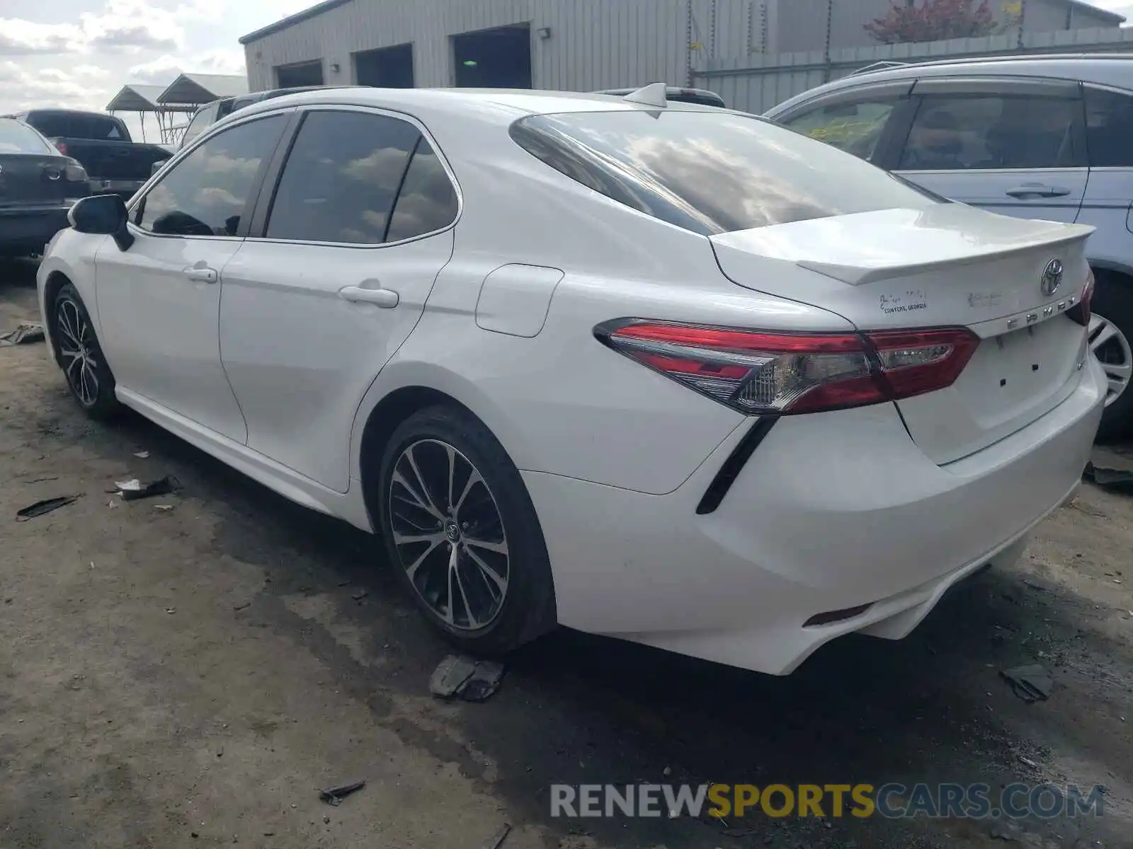 3 Фотография поврежденного автомобиля 4T1B11HK6KU231719 TOYOTA CAMRY 2019