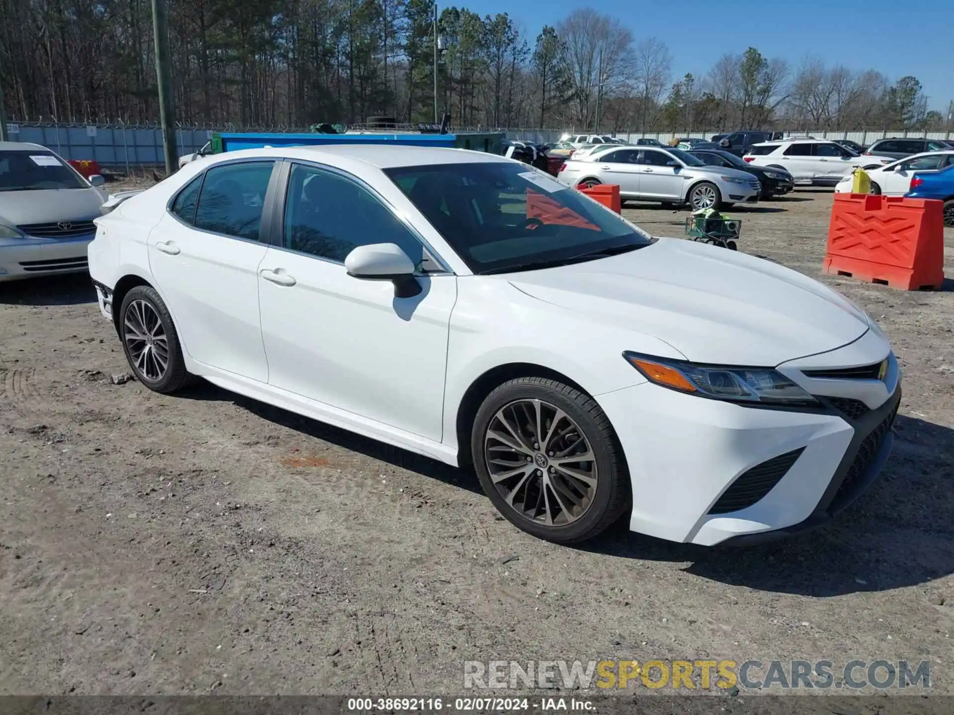 1 Photograph of a damaged car 4T1B11HK6KU231770 TOYOTA CAMRY 2019