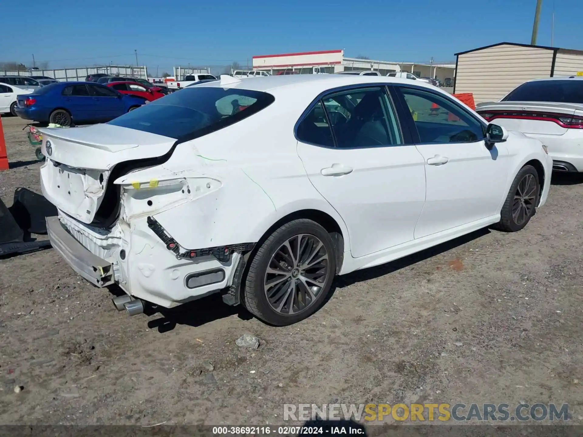 4 Photograph of a damaged car 4T1B11HK6KU231770 TOYOTA CAMRY 2019