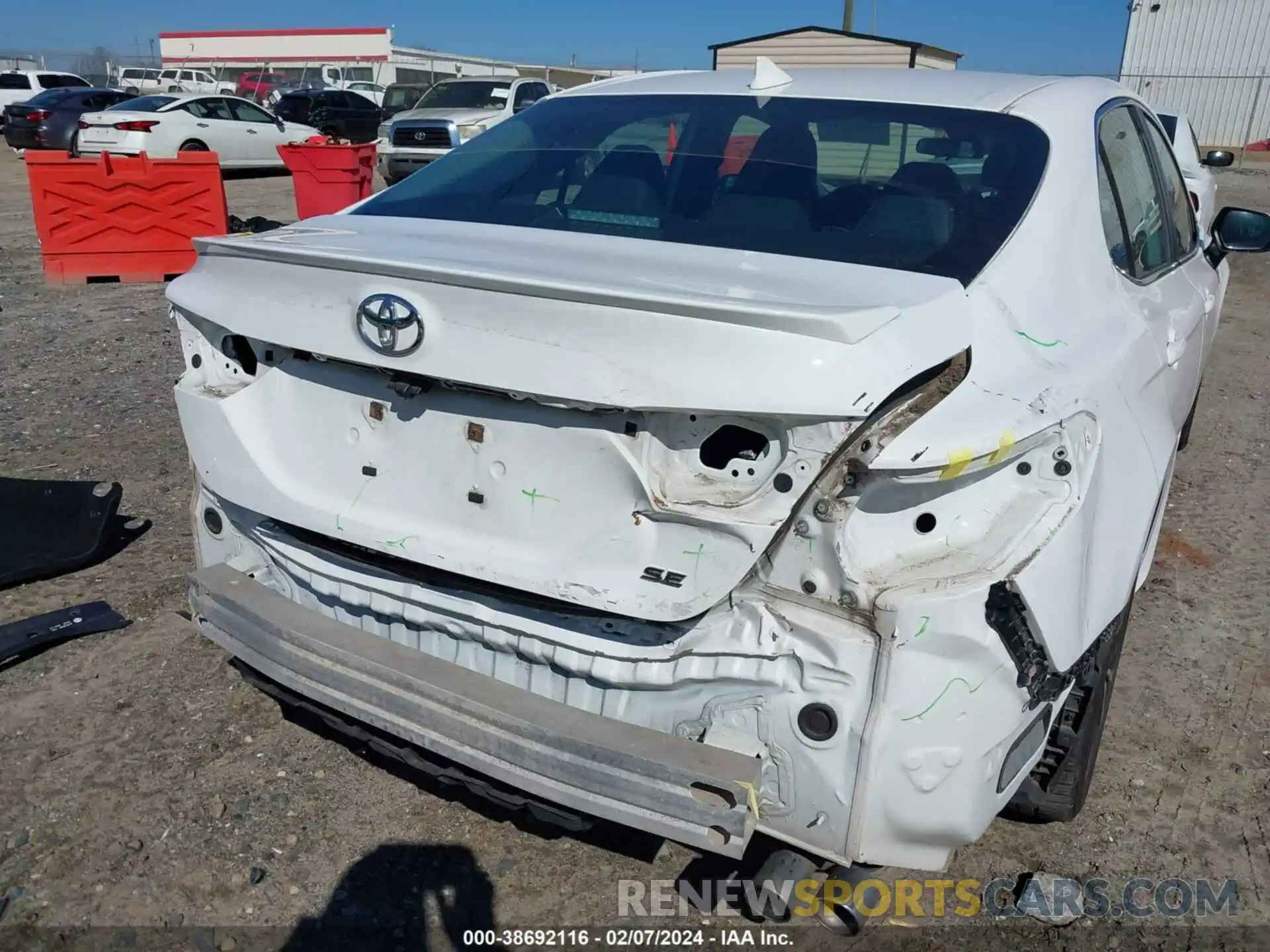 6 Photograph of a damaged car 4T1B11HK6KU231770 TOYOTA CAMRY 2019