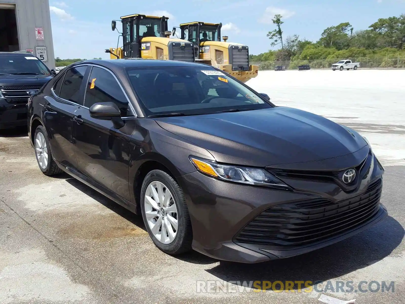 1 Photograph of a damaged car 4T1B11HK6KU233700 TOYOTA CAMRY 2019