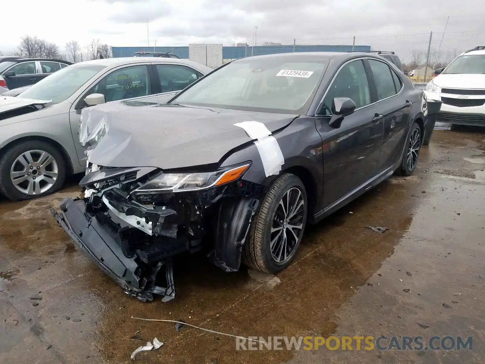 2 Photograph of a damaged car 4T1B11HK6KU235933 TOYOTA CAMRY 2019